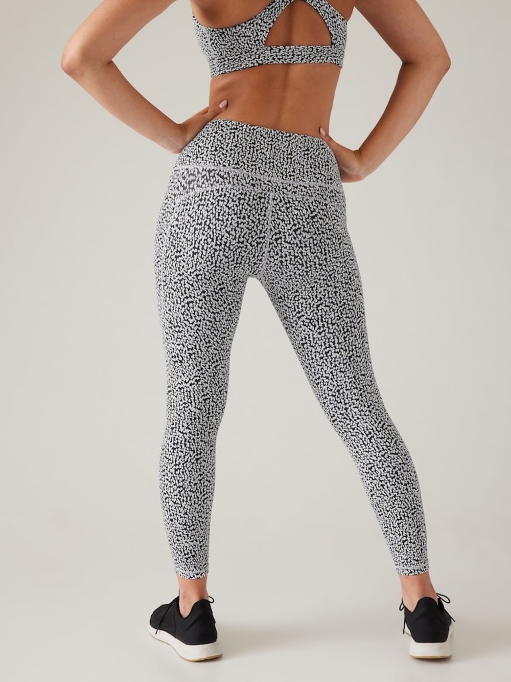 Athleta Black/White Ultimate Stash 7/8 Leggings